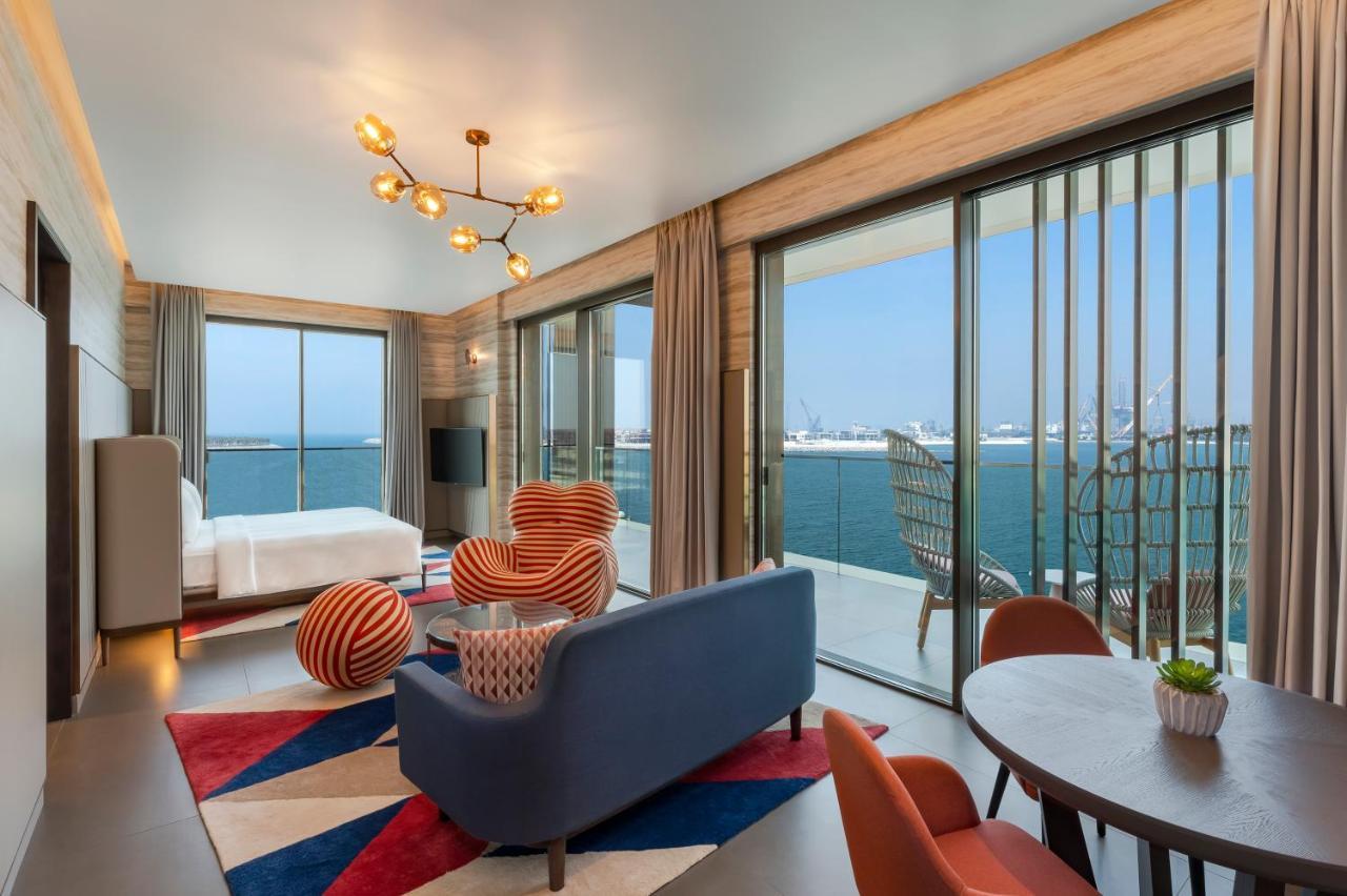 Hyatt Centric Jumeirah Дубай Екстер'єр фото A suite at the hotel