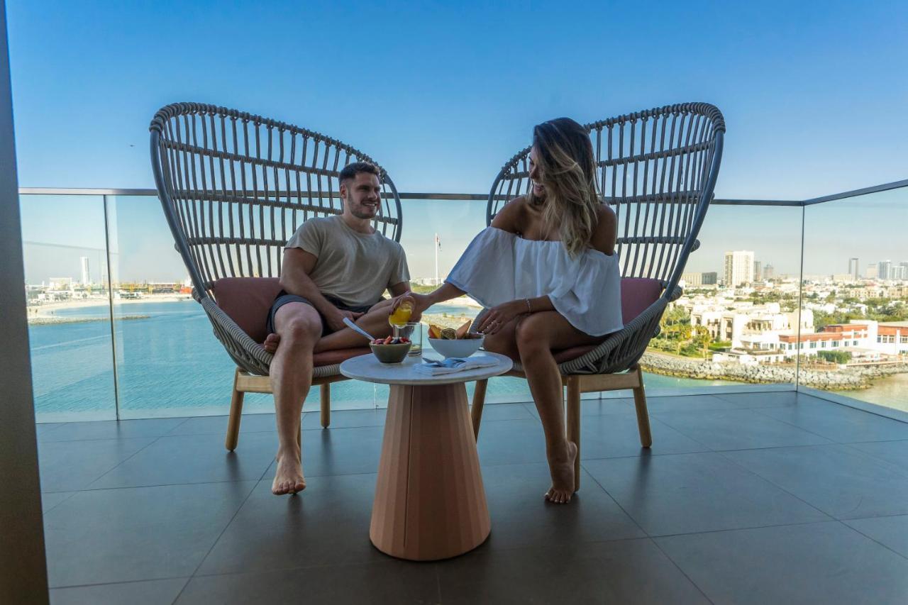 Hyatt Centric Jumeirah Дубай Екстер'єр фото View from the balcony of a suite at the Hilton Tel Aviv