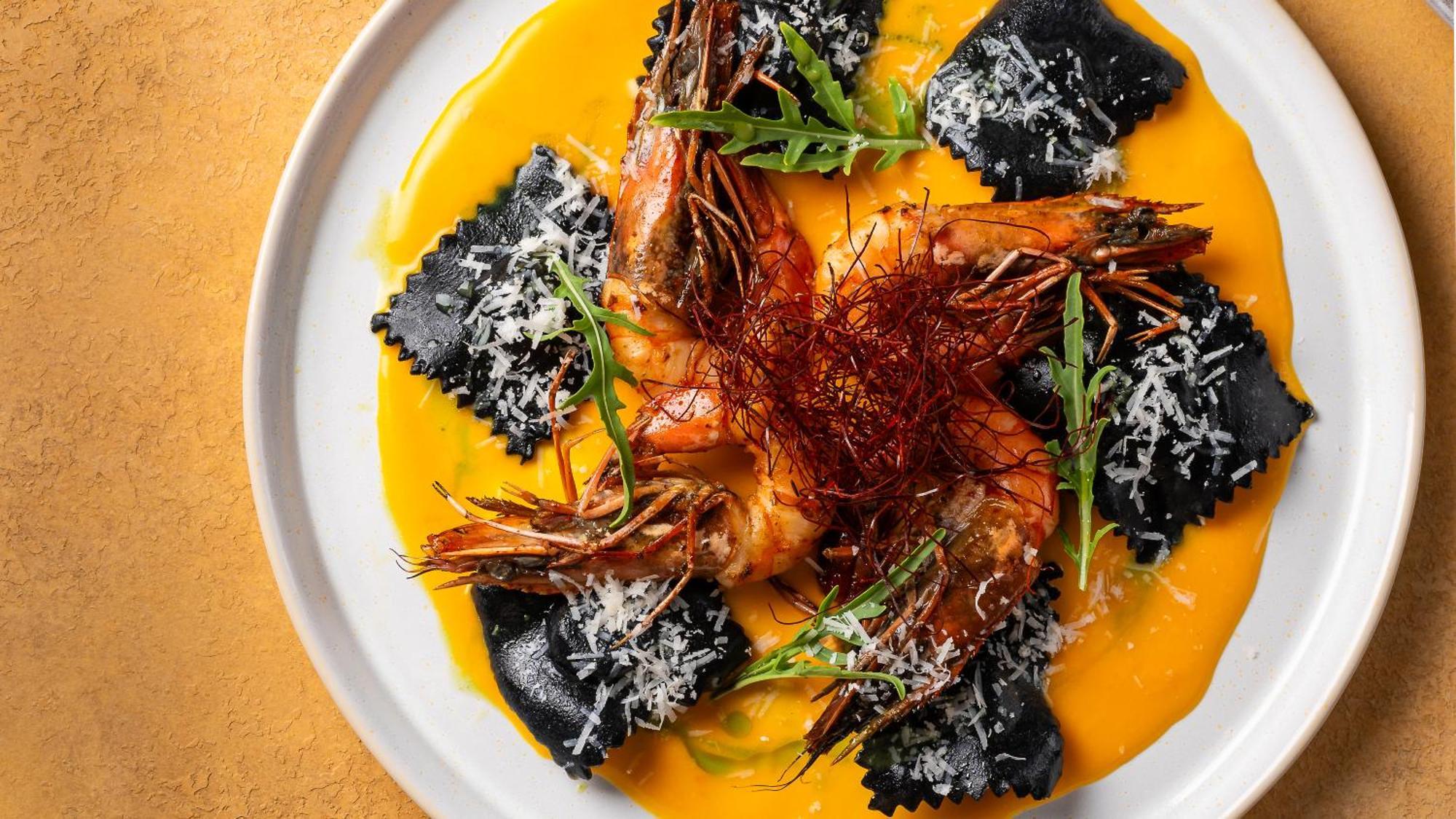 Hyatt Centric Jumeirah Дубай Екстер'єр фото A prawn and ravioli dish