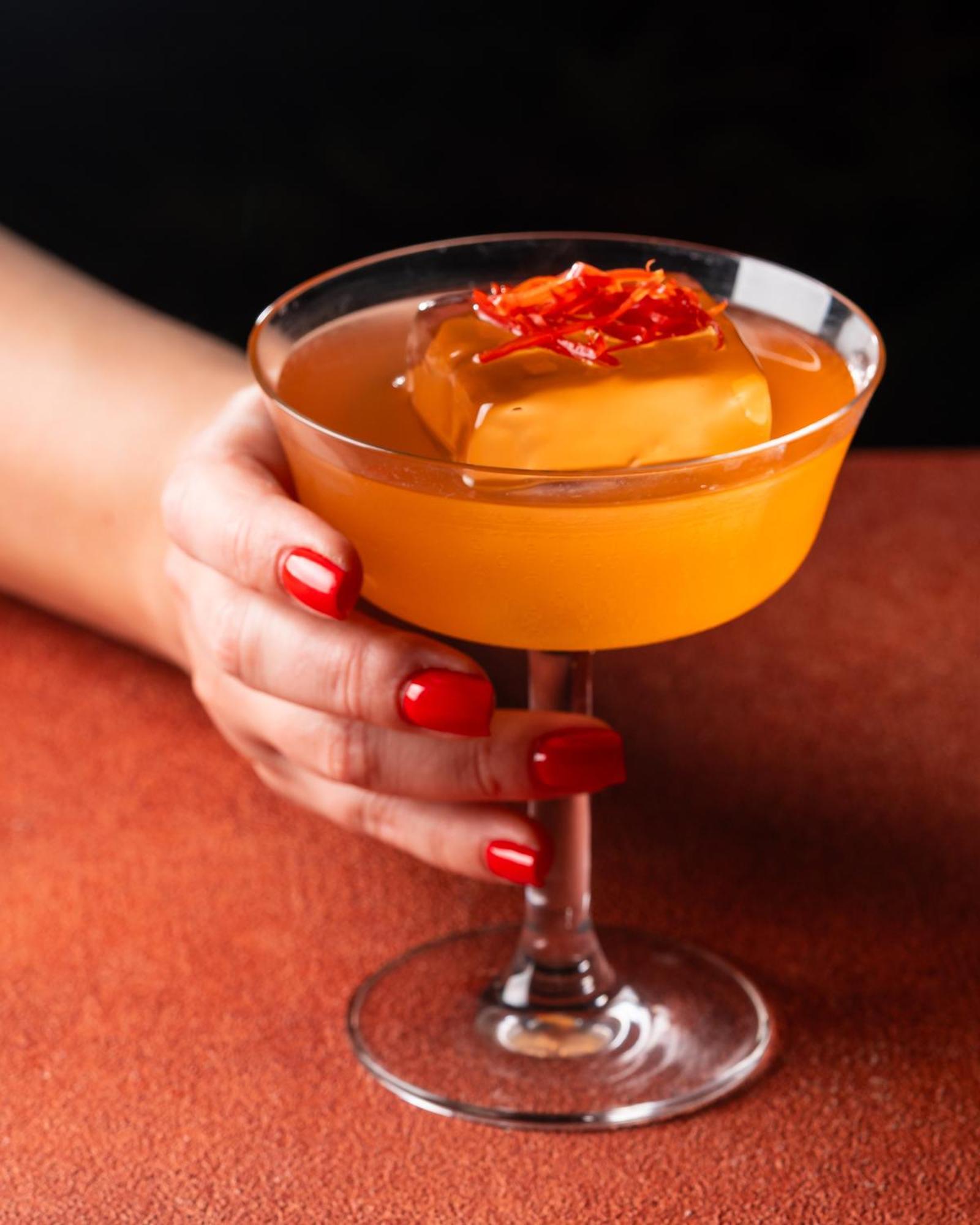 Hyatt Centric Jumeirah Дубай Екстер'єр фото A pumpkin spice martini